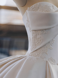 Elegant Wedding Dress Strapless Pleated Wedding Dress HZ0319
