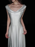 Minimalist Wedding Dress Crew Neck Pleated Wedding Dress HZ0319